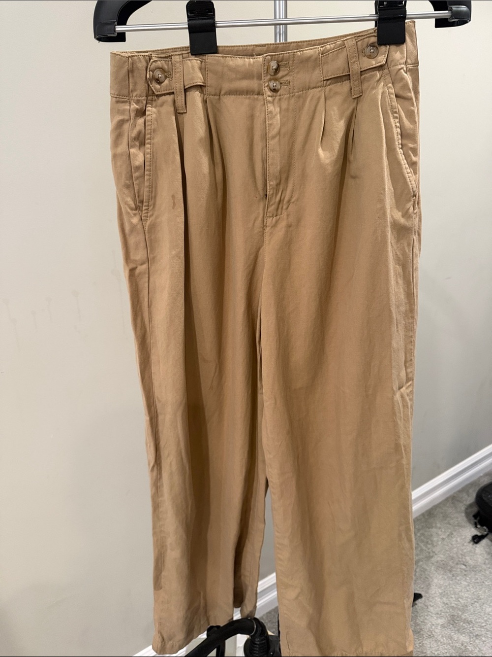 Wome’s madewell Khaki Pleated Pants - petite